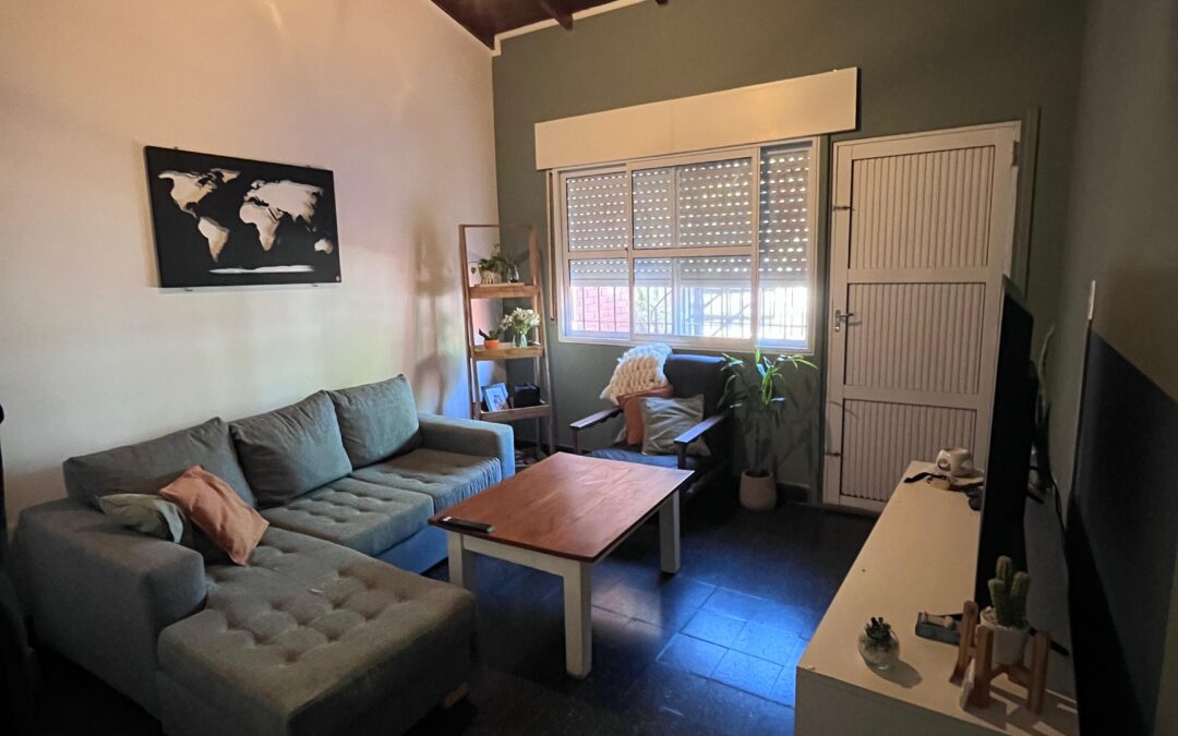 Casa con patio y quincho más departamento en venta, calle Rizzo , zona Puerto