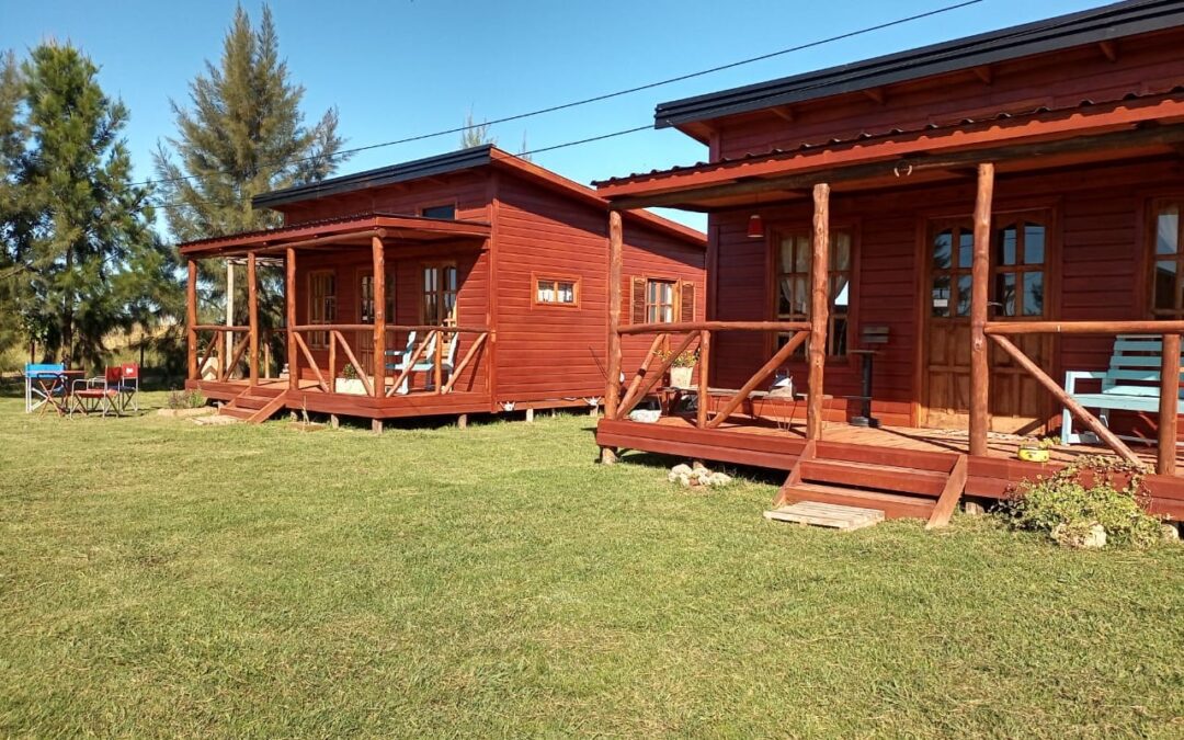 Casa con 2 cabañas, pileta y quincho en venta, Pueblo Escondido, lote de 3.000 m²