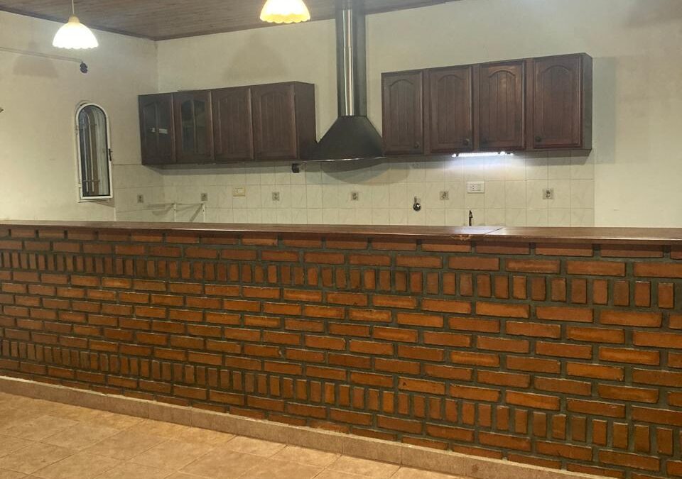 Casa con quincho y pileta en venta, zona Allais y República del Líbano, Apta Crédito Hipotecario