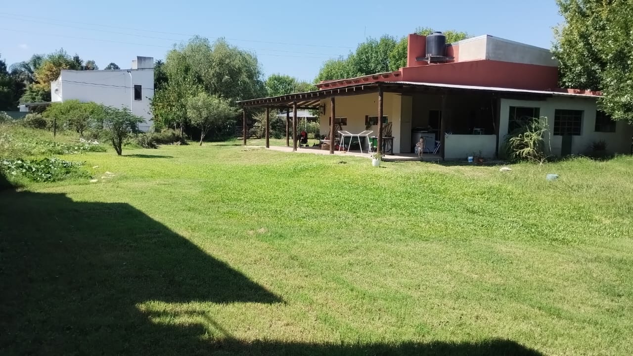 Casa Barrio Hipodromo Amplio Lote – principal